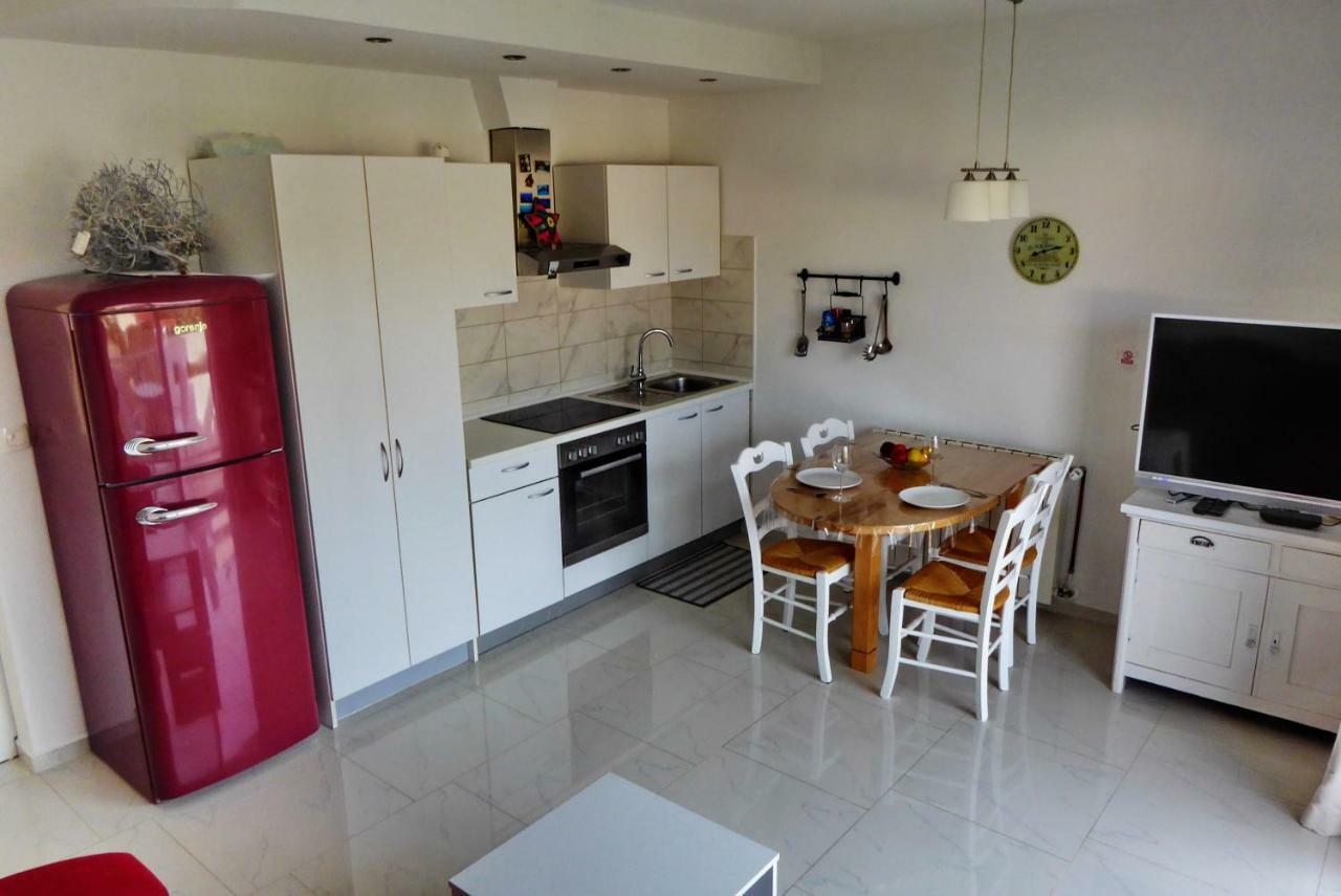קרק Apartments Curicta 1 מראה חיצוני תמונה